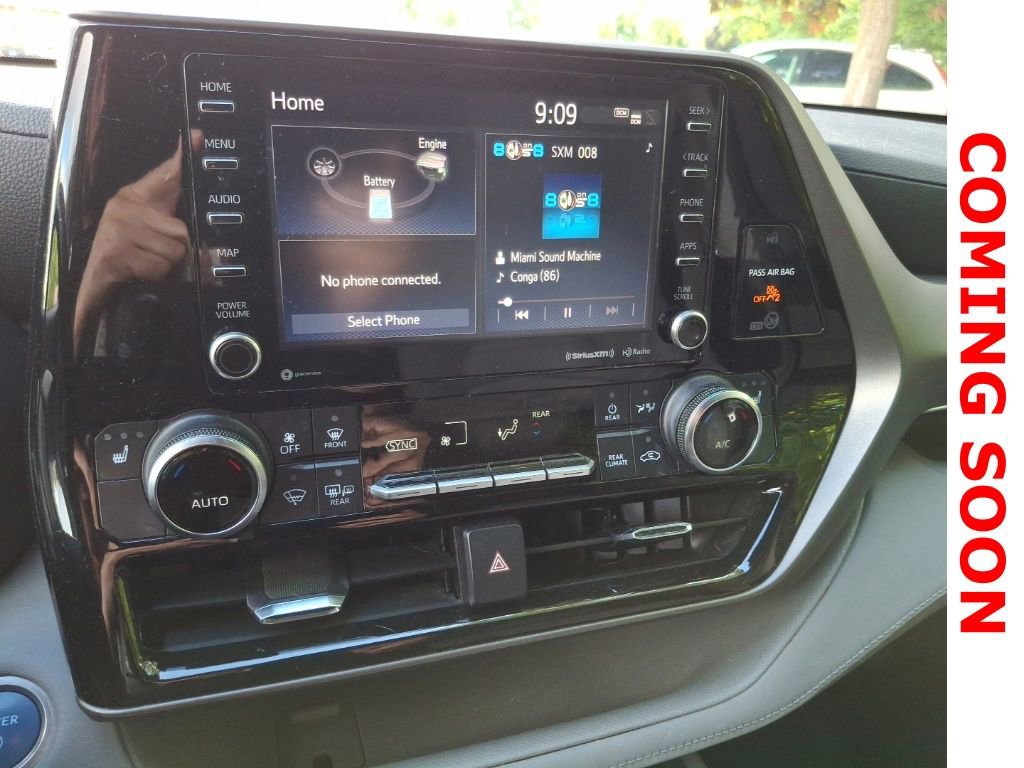 Used 2021 Toyota Highlander XLE AWD/4WD image 12