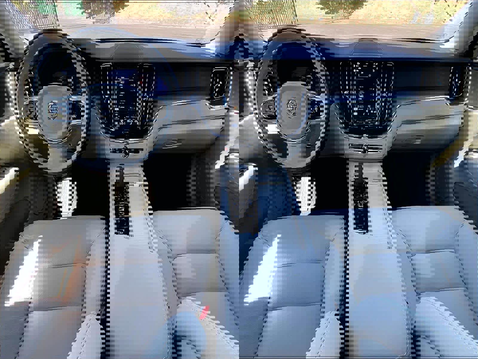 New 2025 Volvo XC60 B5 Core w/ Climate Package AWD/4WD image 7