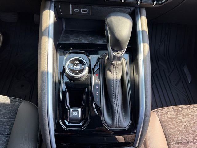 Used 2024 Chevrolet Colorado ZR2 w/ Technology Package image 18