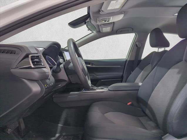 Certified 2022 Toyota Camry LE image 9