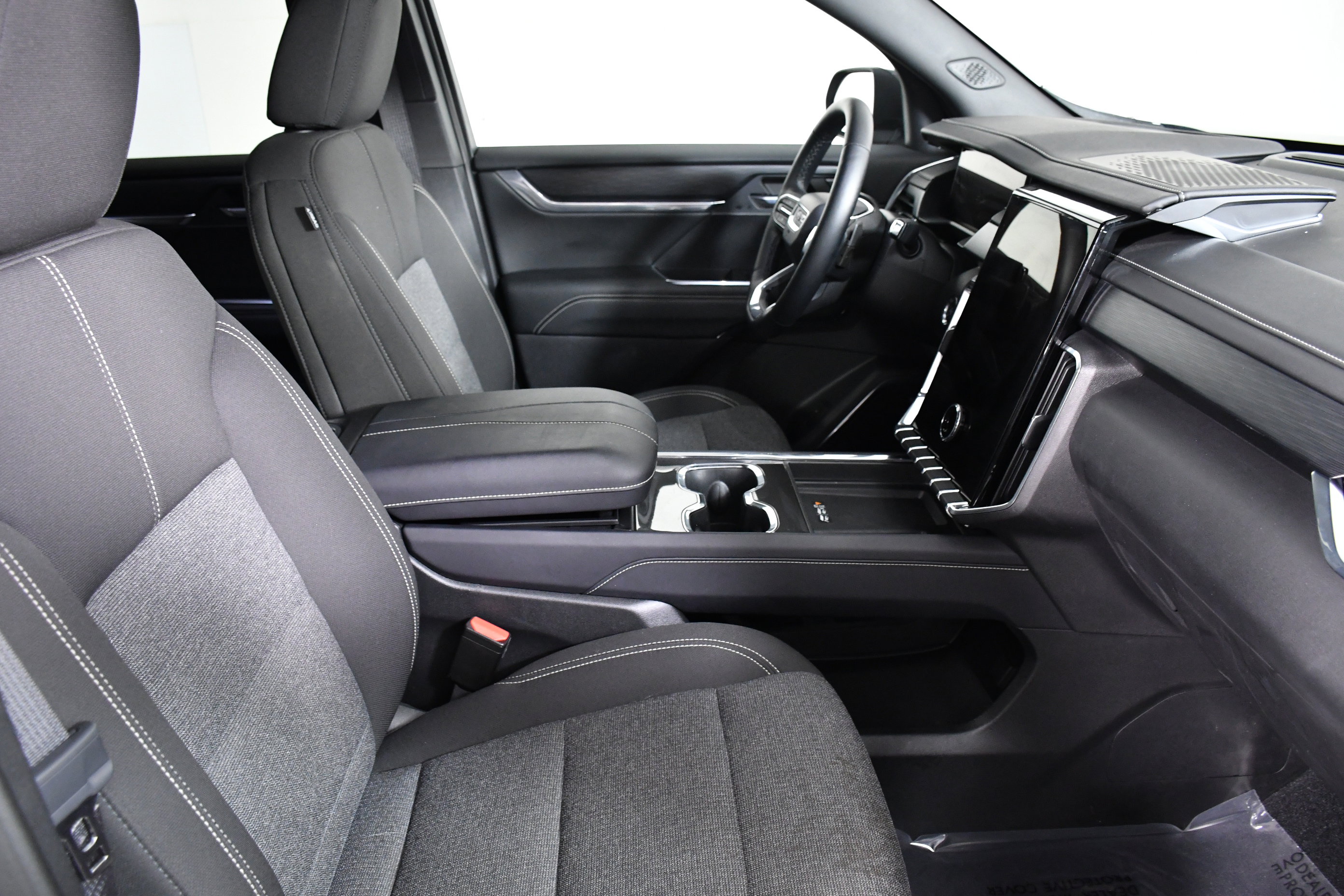 Used 2025 GMC Acadia Elevation image 29