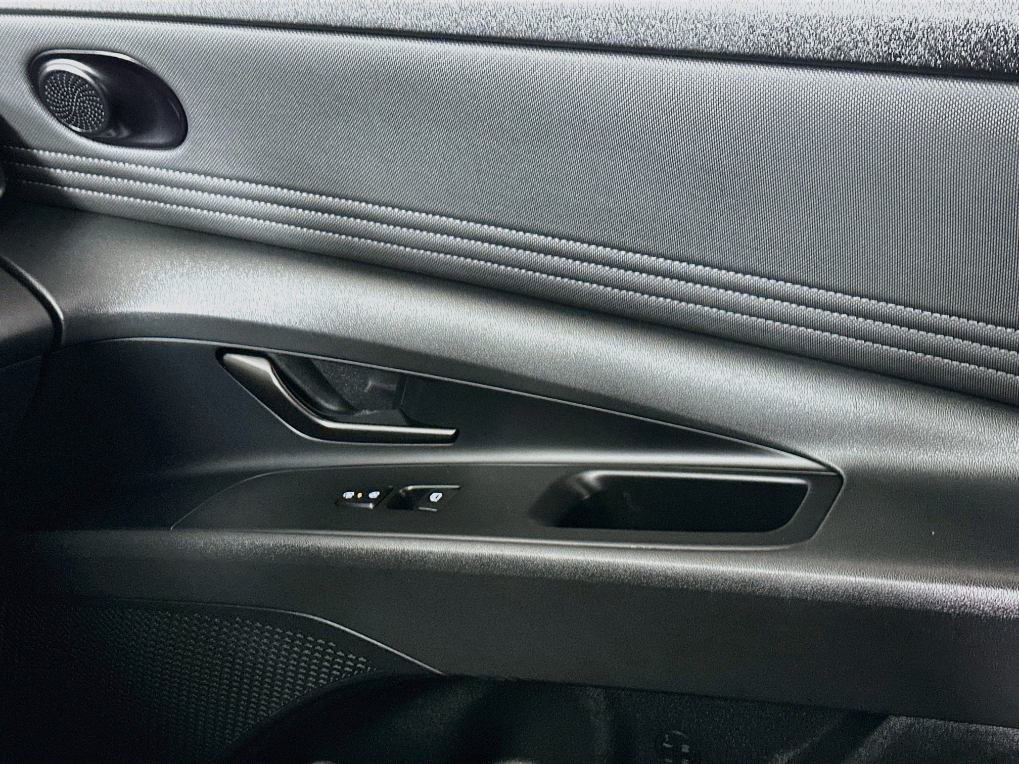 Used 2025 Hyundai Elantra Sport FWD image 17