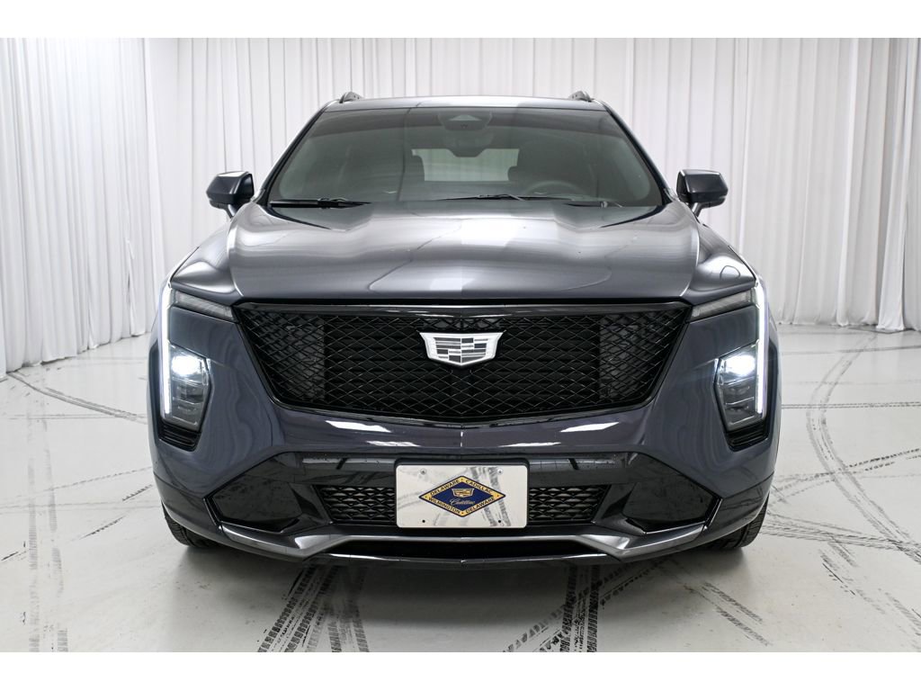 Used 2024 Cadillac XT4 Sport image 3