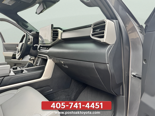 Used 2025 Toyota Tundra Limited AWD/4WD image 37