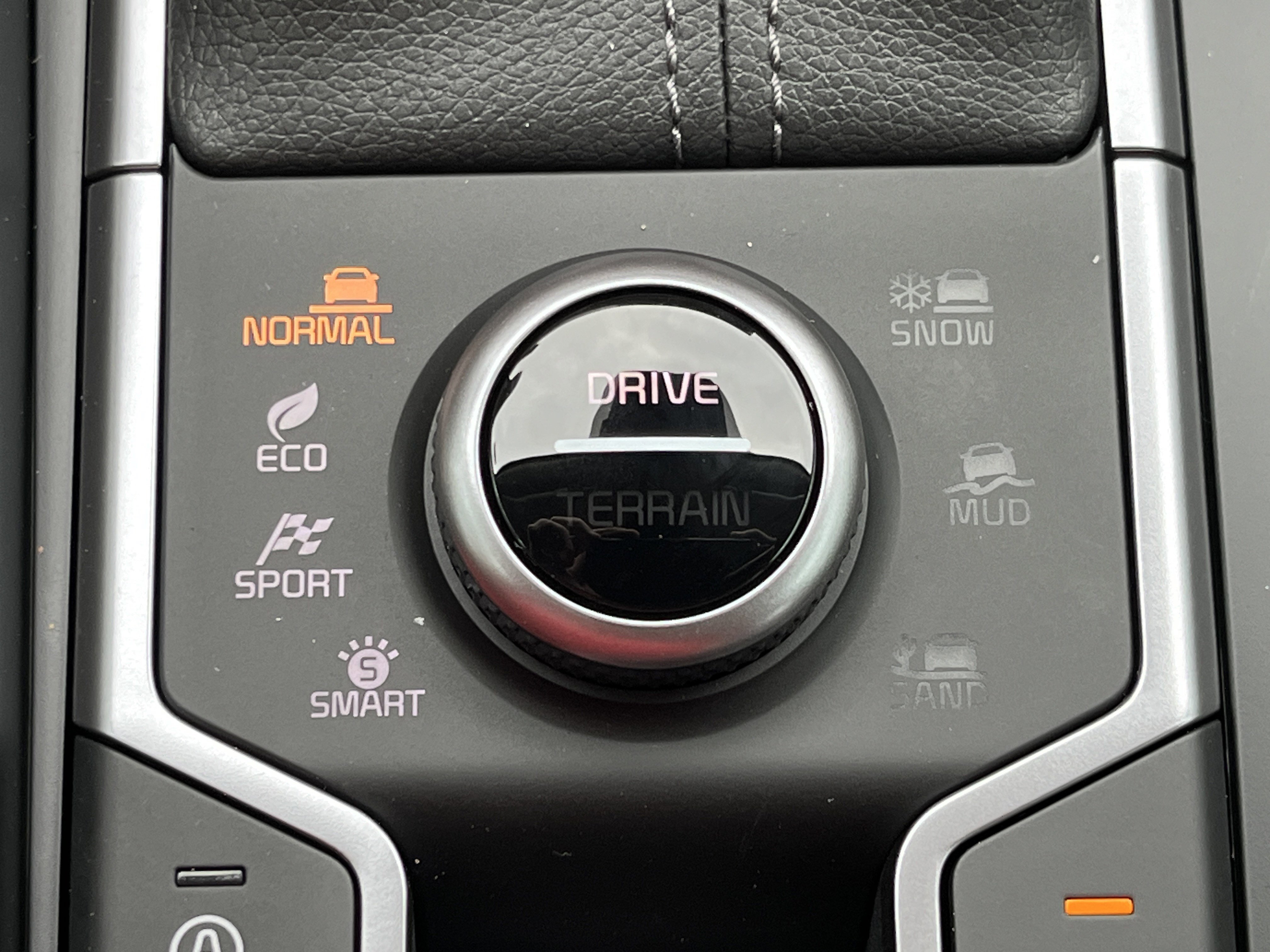 New 2026 Kia Sorento X-Line EX image 10