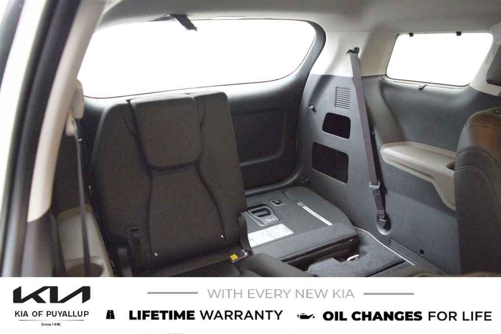 New 2026 Kia Carnival EX image 14