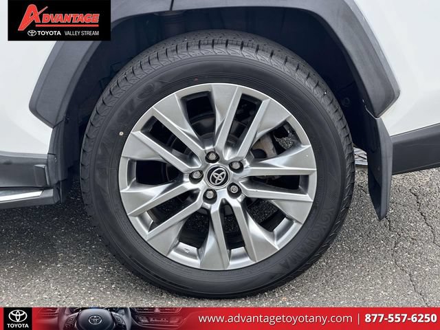 Certified 2020 Toyota RAV4 XLE Premium AWD/4WD image 11