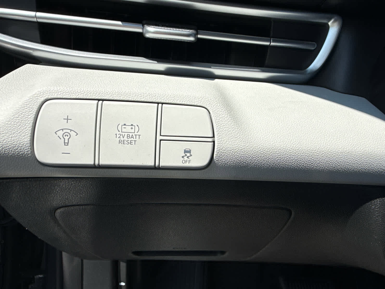New 2026 Hyundai Elantra Limited FWD image 19
