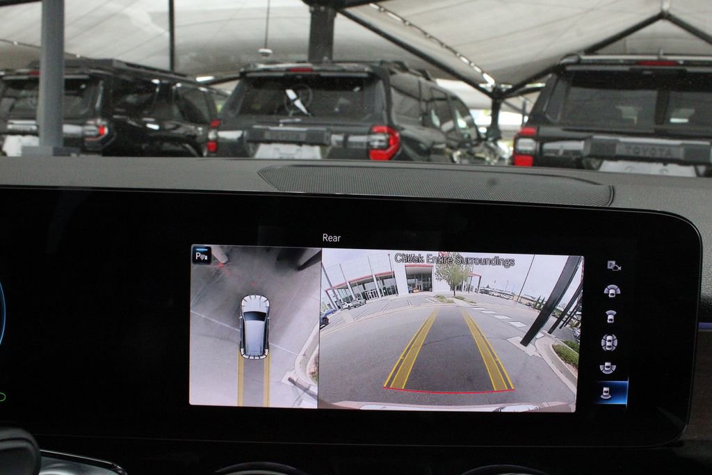 Used 2022 Mercedes-Benz GLB 250 4MATIC image 33