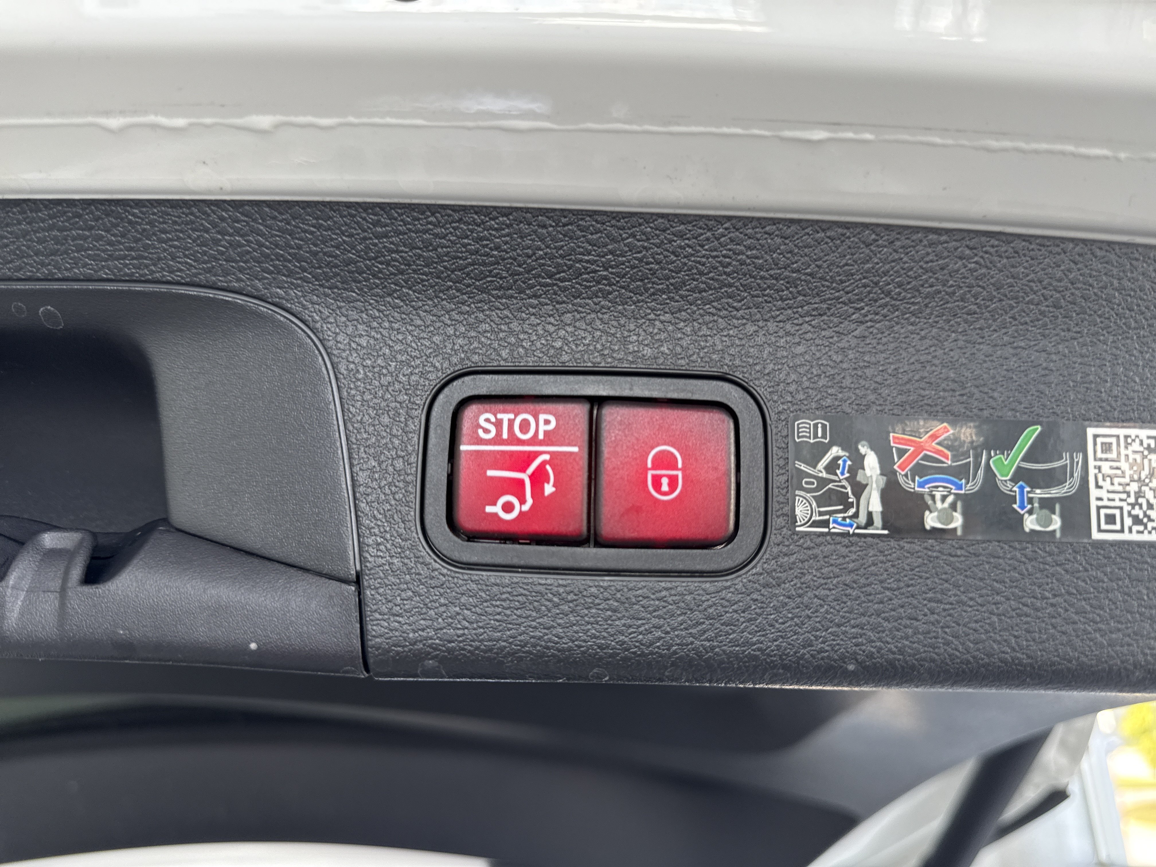 Certified 2025 Mercedes-Benz GLS 450 4MATIC image 14