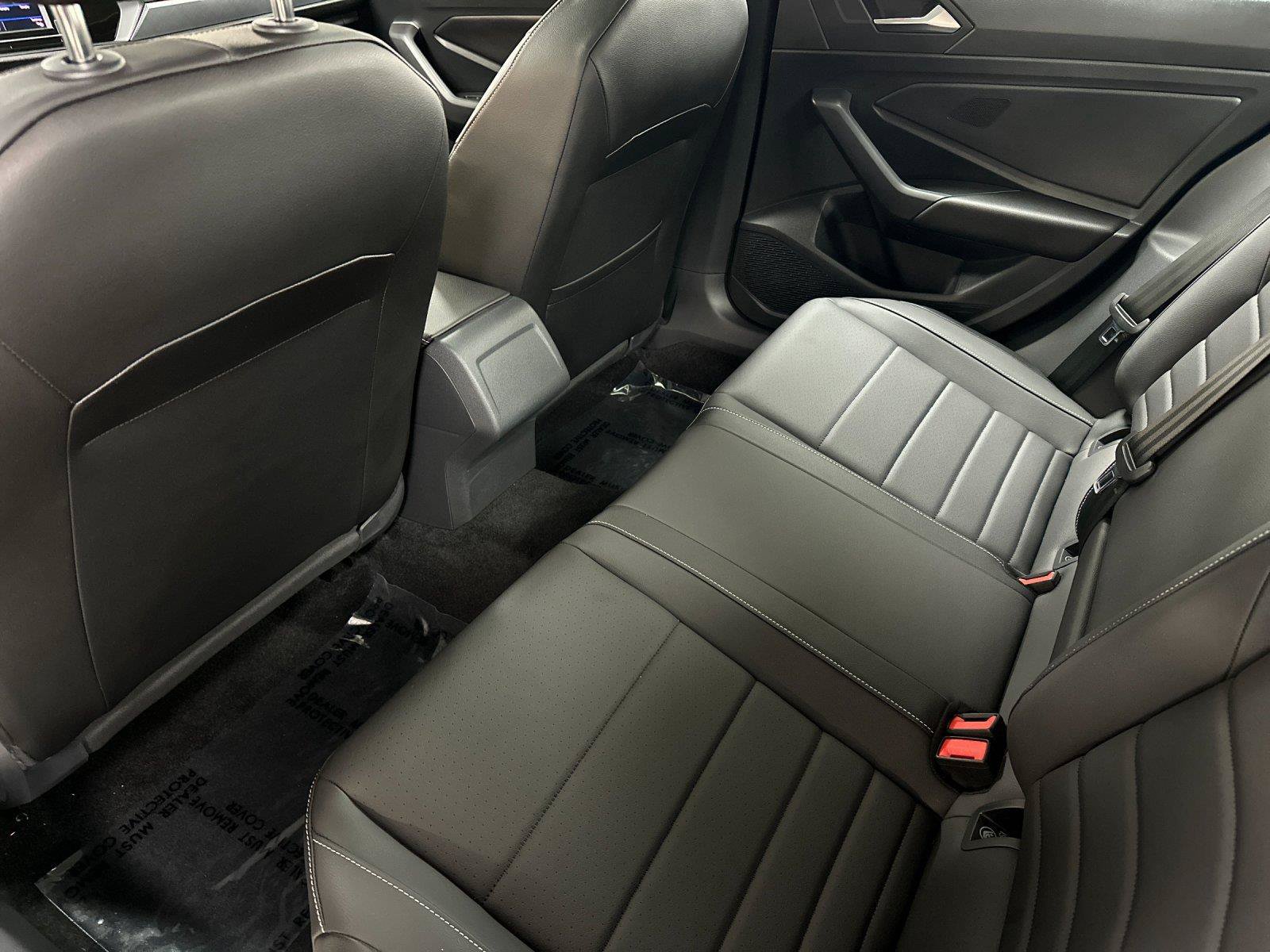 Used 2023 Volkswagen Jetta SE w/ Panoramic Sunroof Package FWD image 11