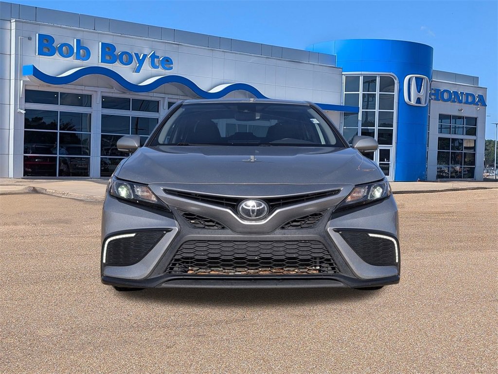 Used 2022 Toyota Camry SE image 8
