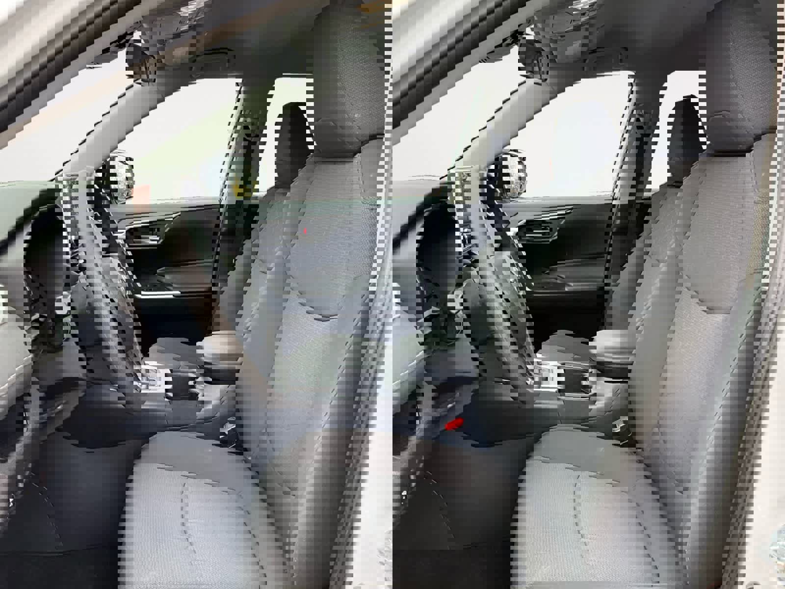 Used 2025 Toyota RAV4 XLE image 10