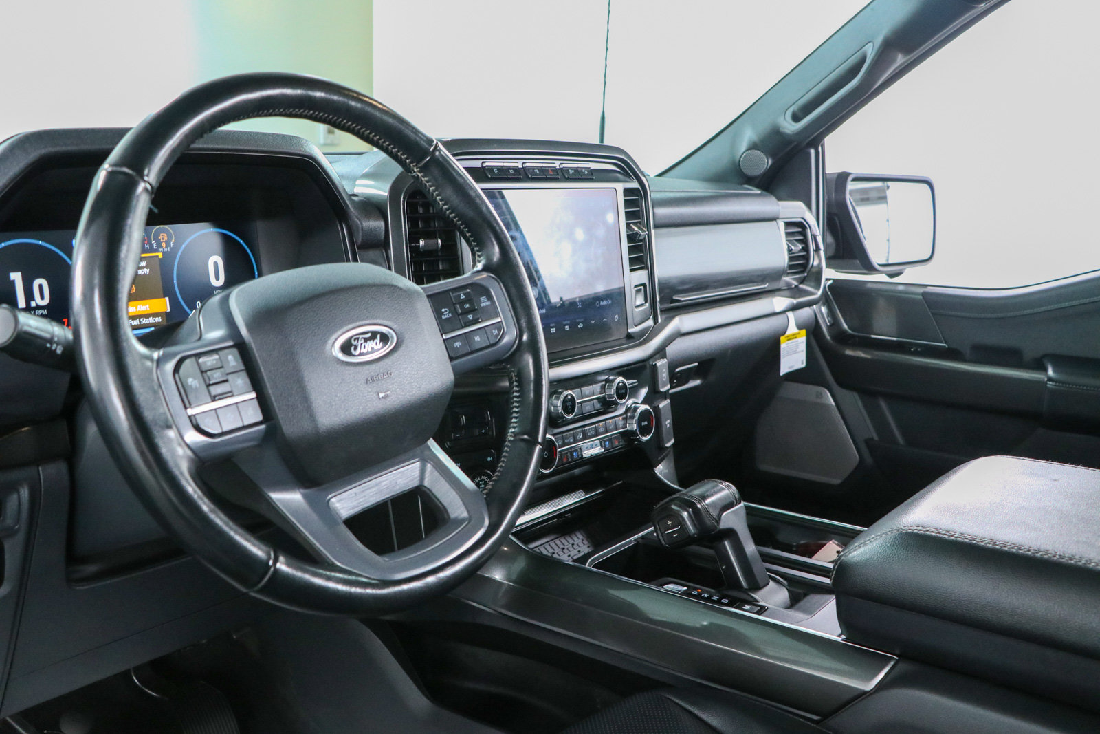 Used 2023 Ford F150 Lariat w/ Equipment Group 502A High AWD/4WD image 25