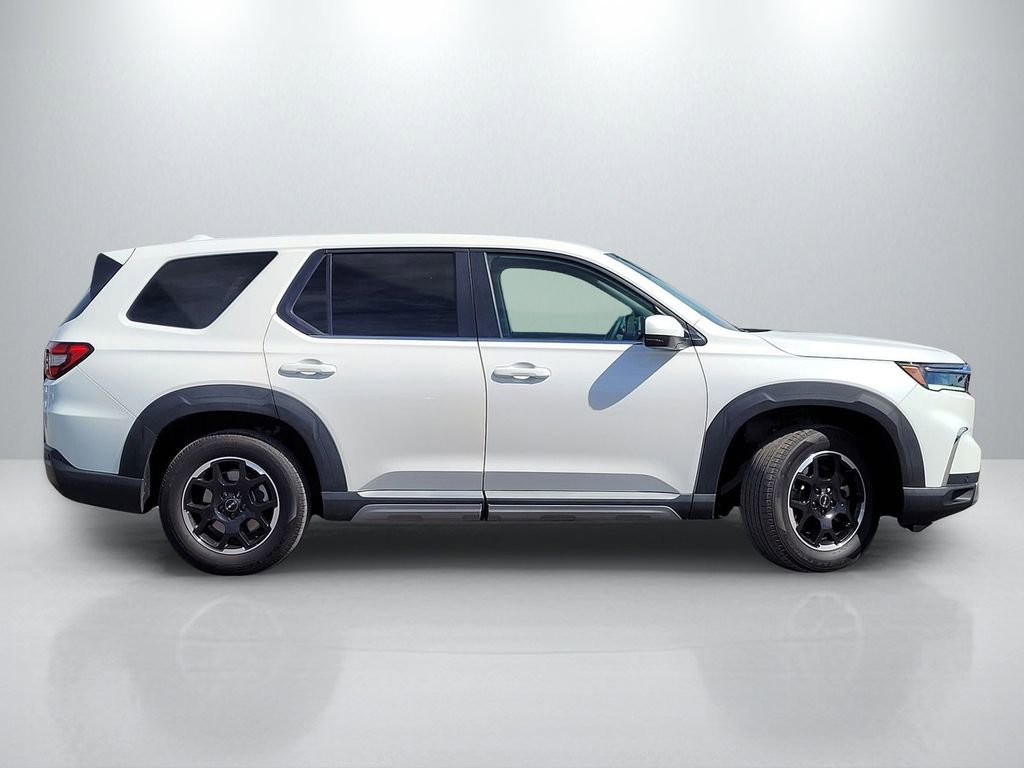 Used 2025 Honda Pilot EX-L image 3