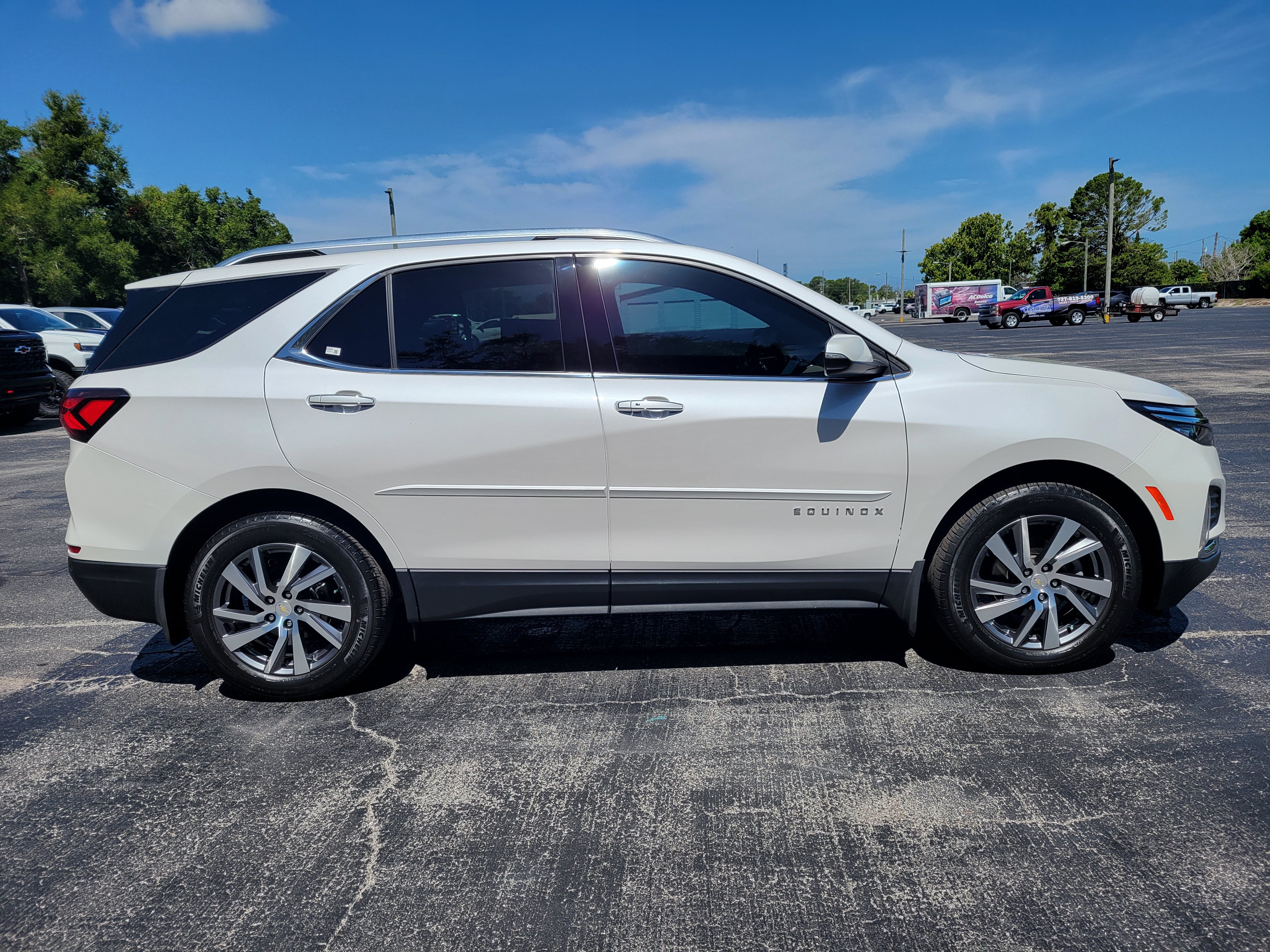 Certified 2024 Chevrolet Equinox Premier FWD image 4