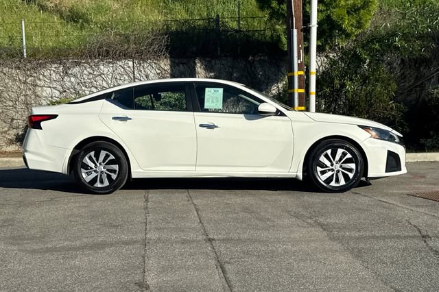 Used 2023 Nissan Altima 2.5 S image 3
