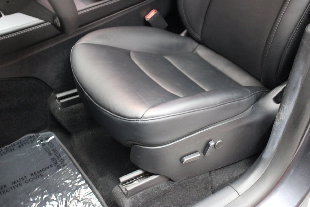 Used 2023 Tesla Model Y Performance AWD/4WD image 23