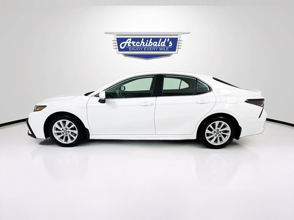 Used 2024 Toyota Camry SE FWD image 4