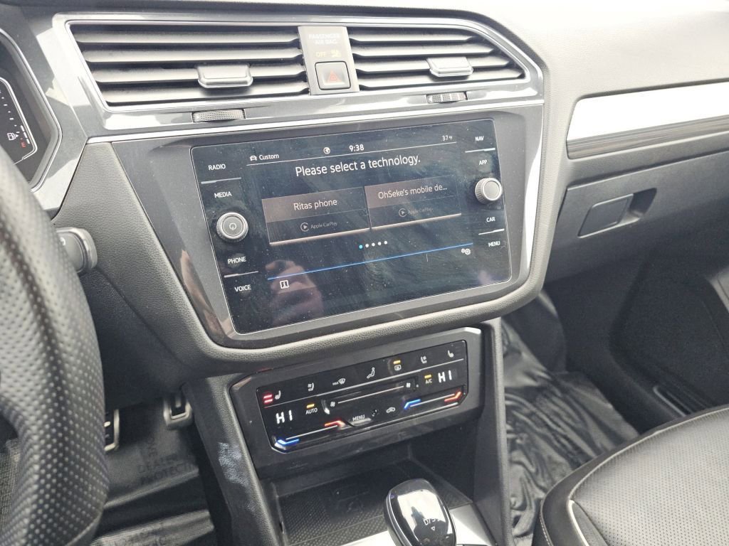 Used 2022 Volkswagen Tiguan SEL R-Line image 34