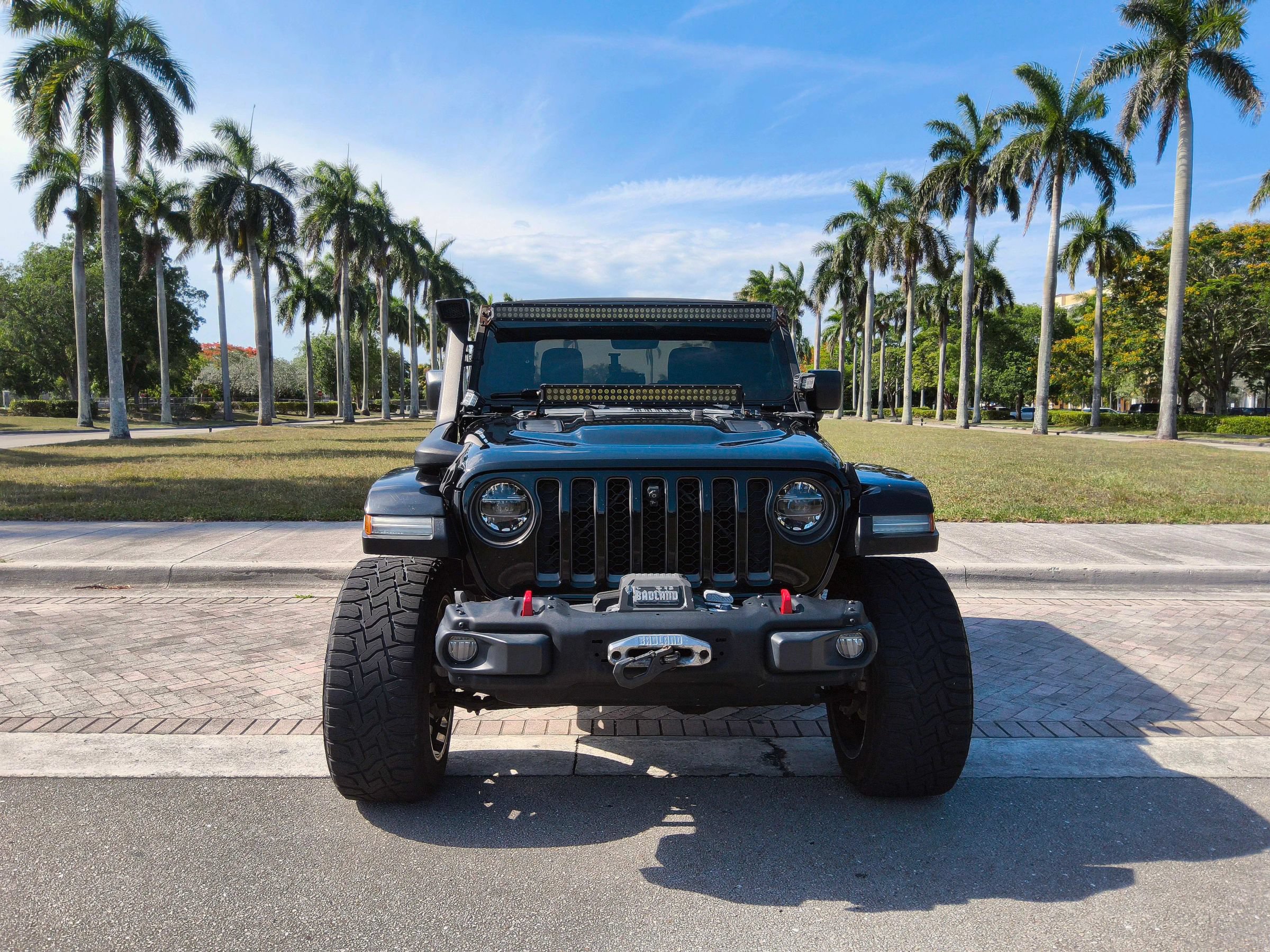 Used 2020 Jeep Gladiator Rubicon AWD/4WD image 2