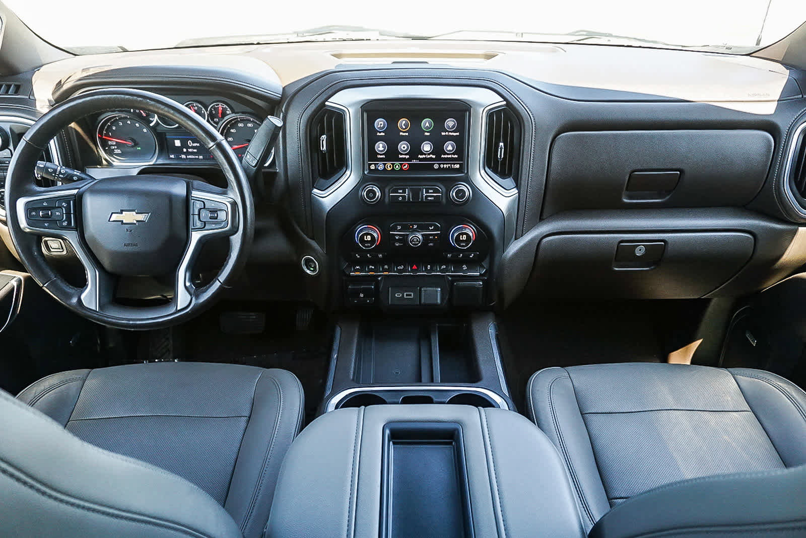 Used 2020 Chevrolet Silverado 1500 LTZ w/ LTZ Premium Package AWD/4WD image 15