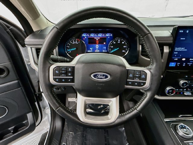Used 2024 Ford Expedition XLT RWD image 11