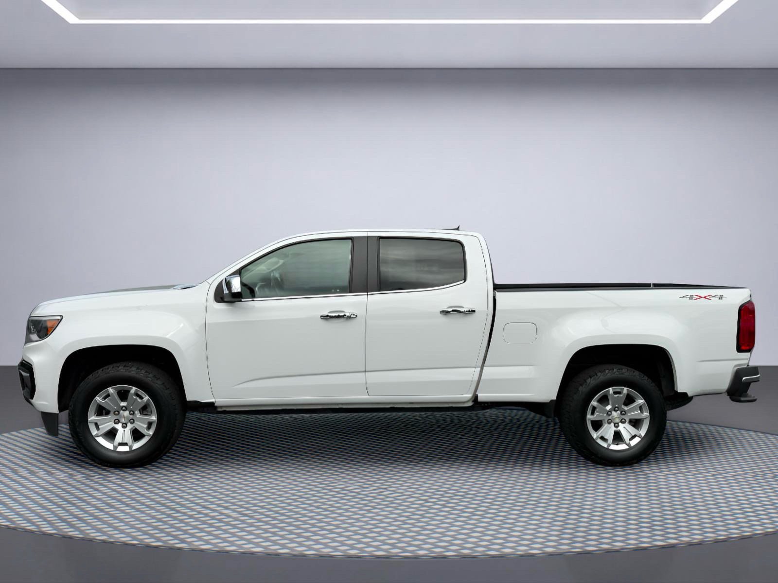Used 2022 Chevrolet Colorado LT w/ Safety Package AWD/4WD image 3