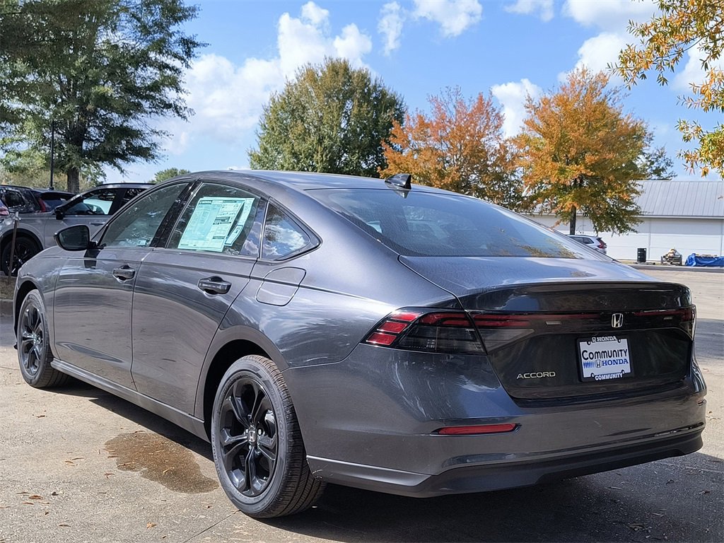 New 2025 Honda Accord SE image 3