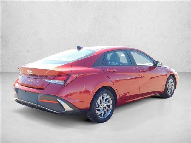 Used 2024 Hyundai Elantra SEL FWD image 5