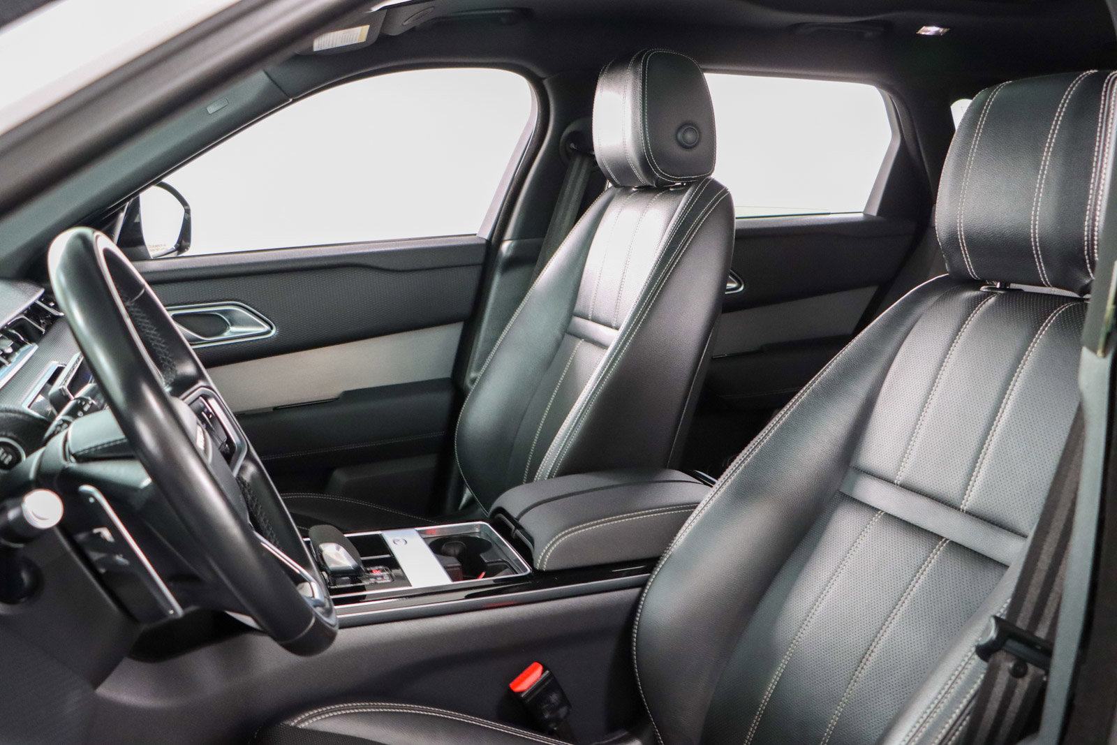 Used 2022 Land Rover Range Rover Velar R-Dynamic S image 24