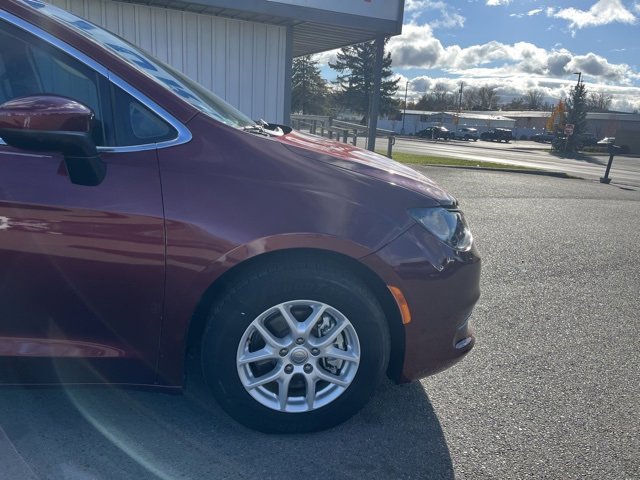 Used 2018 Chrysler Pacifica LX image 23