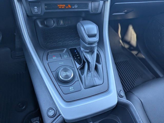 Used 2022 Toyota RAV4 XLE image 26