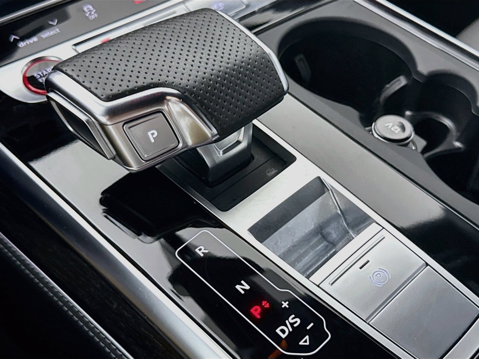 Certified 2023 Audi SQ7 Prestige w/ Sport Package AWD/4WD image 20