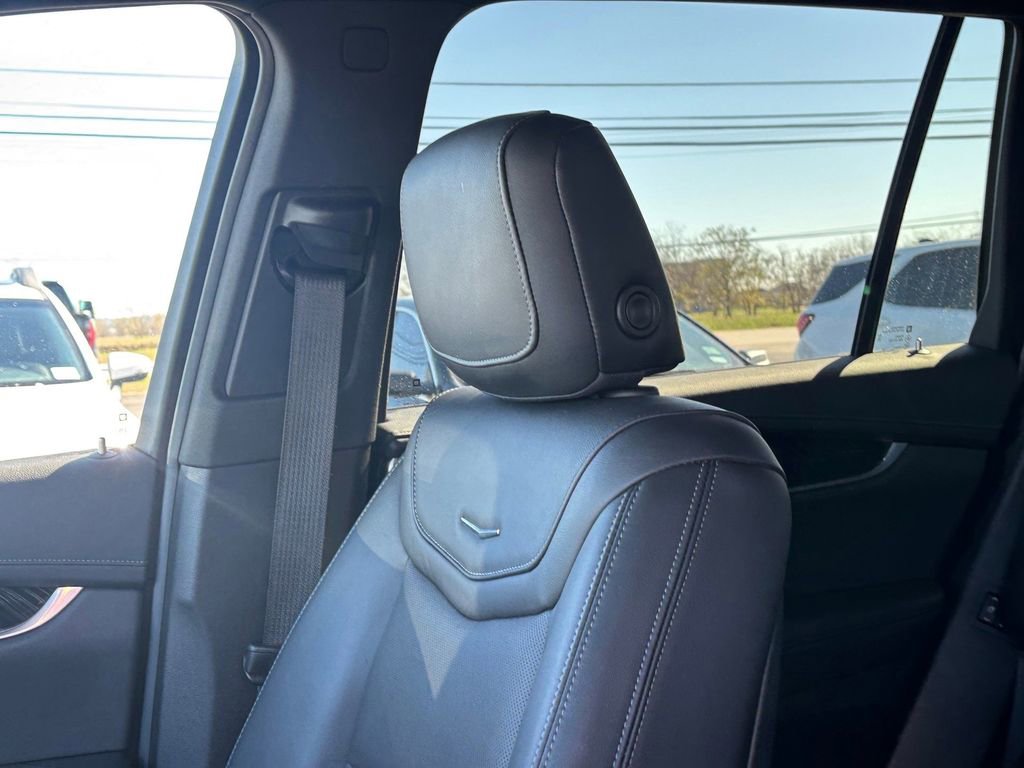 Used 2023 Cadillac XT6 Premium Luxury AWD/4WD image 15