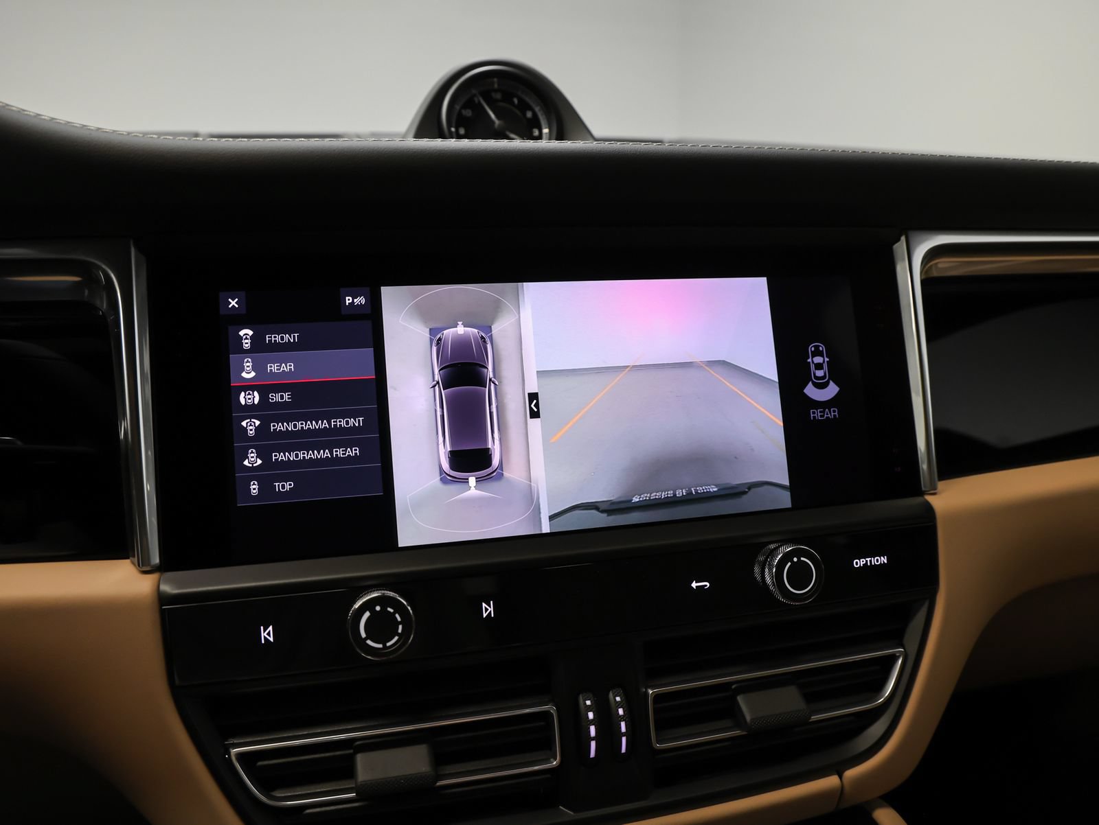New 2026 Porsche Macan AWD/4WD image 37