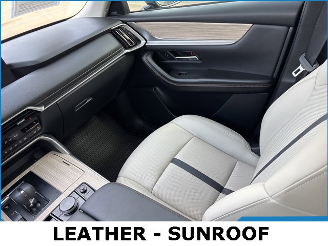 Used 2025 MAZDA CX-70 Plug-In Hybrid w/ Premium Pkg image 16