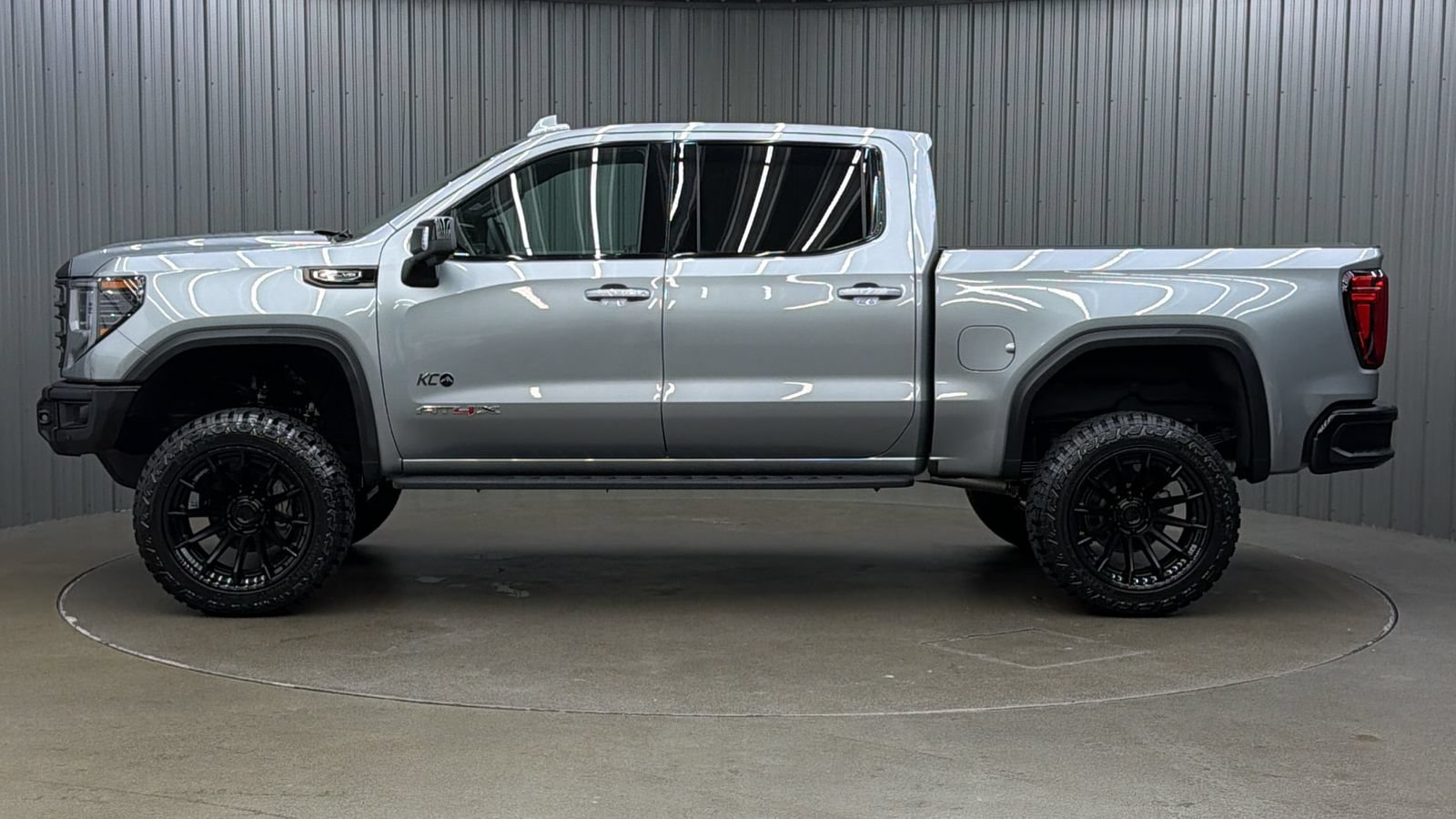 Used 2026 GMC Sierra 1500 AT4X AWD/4WD image 2