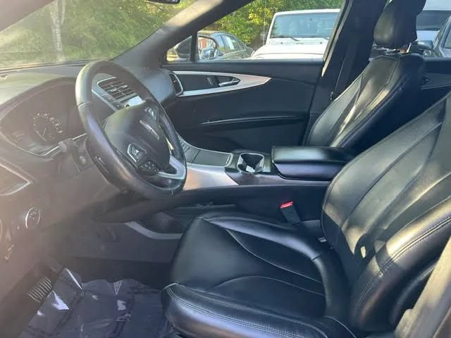 Used 2018 Lincoln MKX Premiere FWD image 9