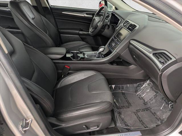 Used 2014 Ford Fusion Titanium FWD image 20