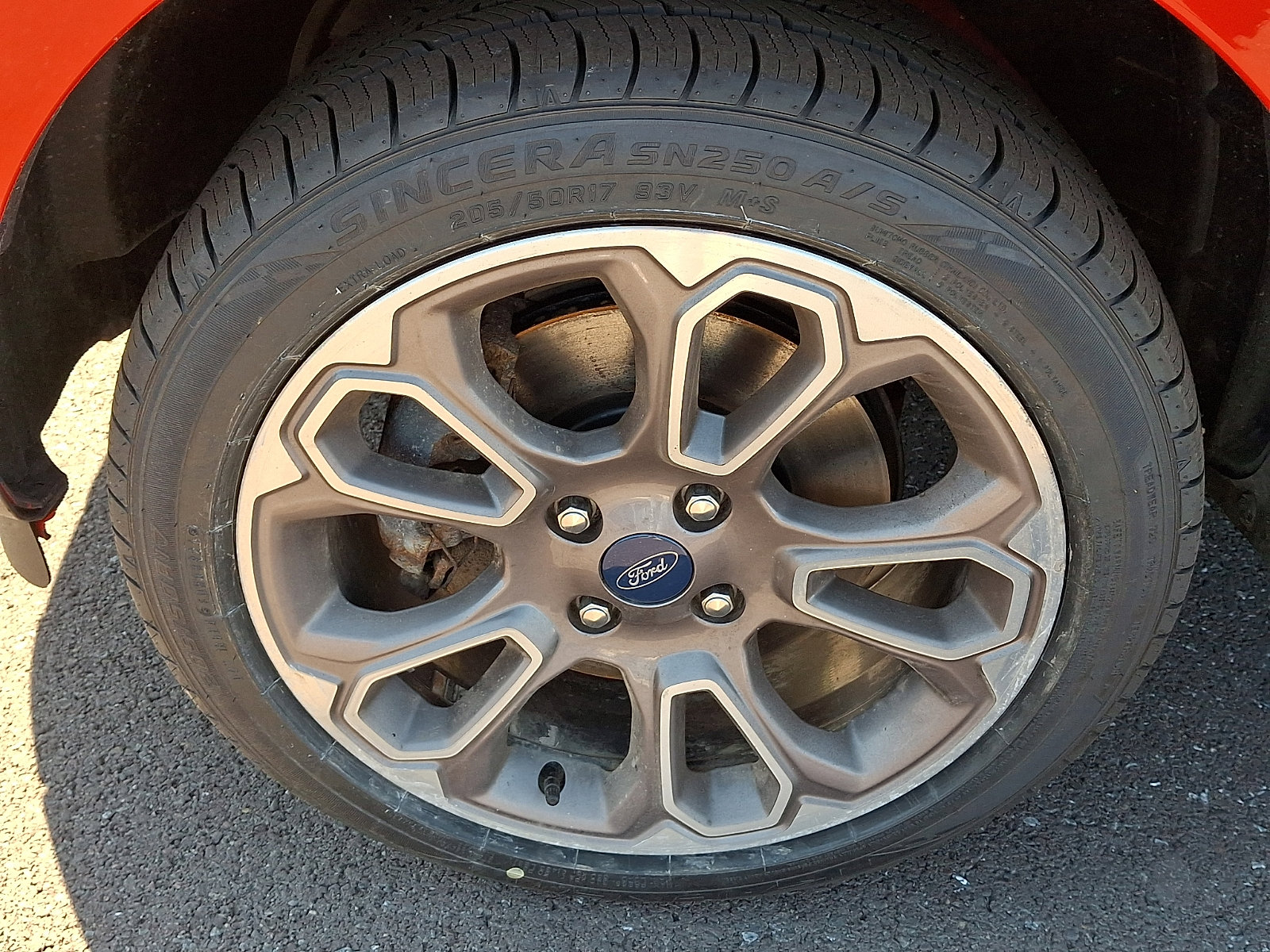 Certified 2020 Ford EcoSport Titanium AWD/4WD image 28