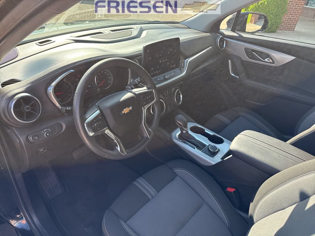 Used 2025 Chevrolet Blazer LT AWD/4WD image 10