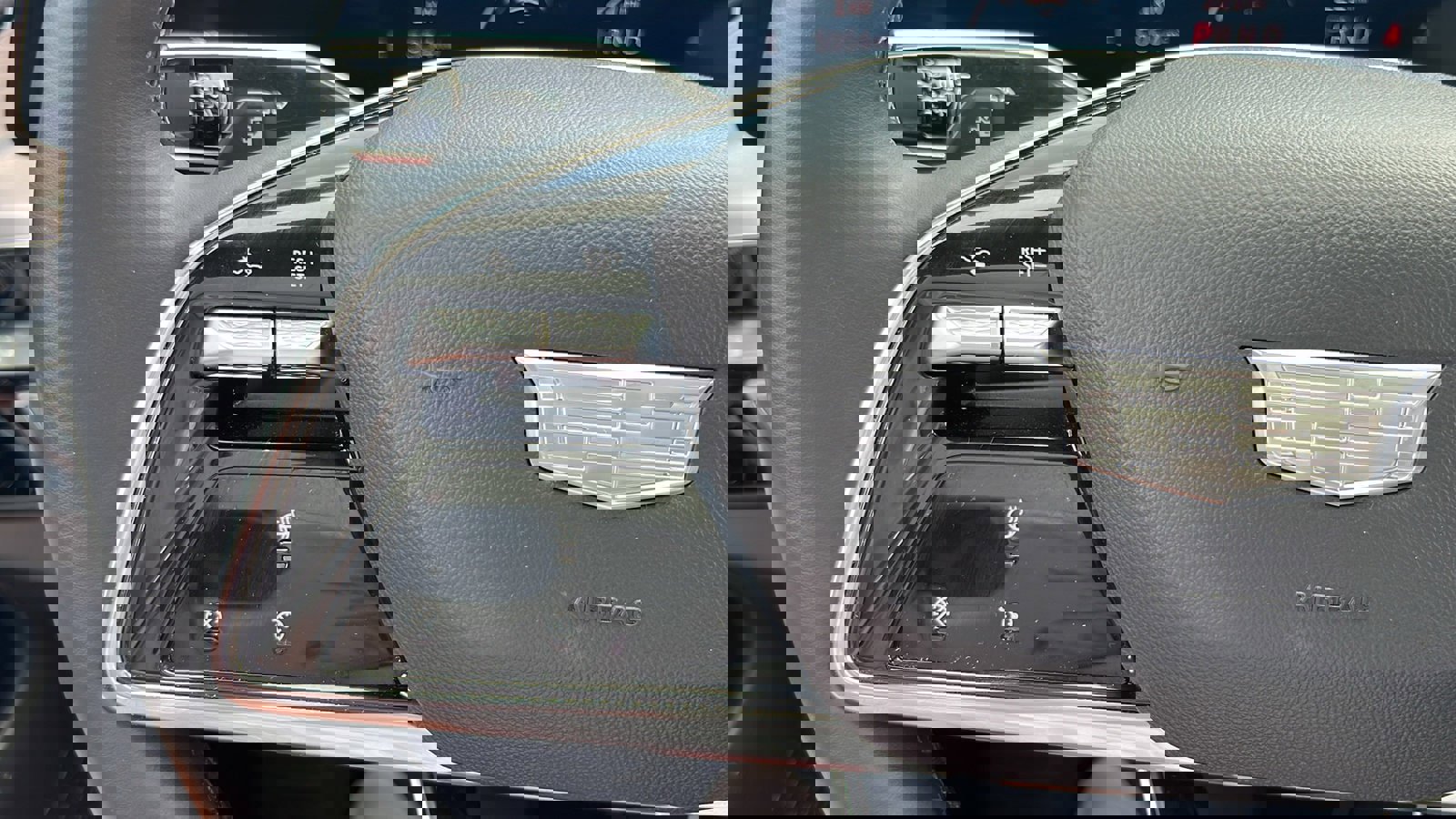 Used 2024 Cadillac Lyriq Sport image 13