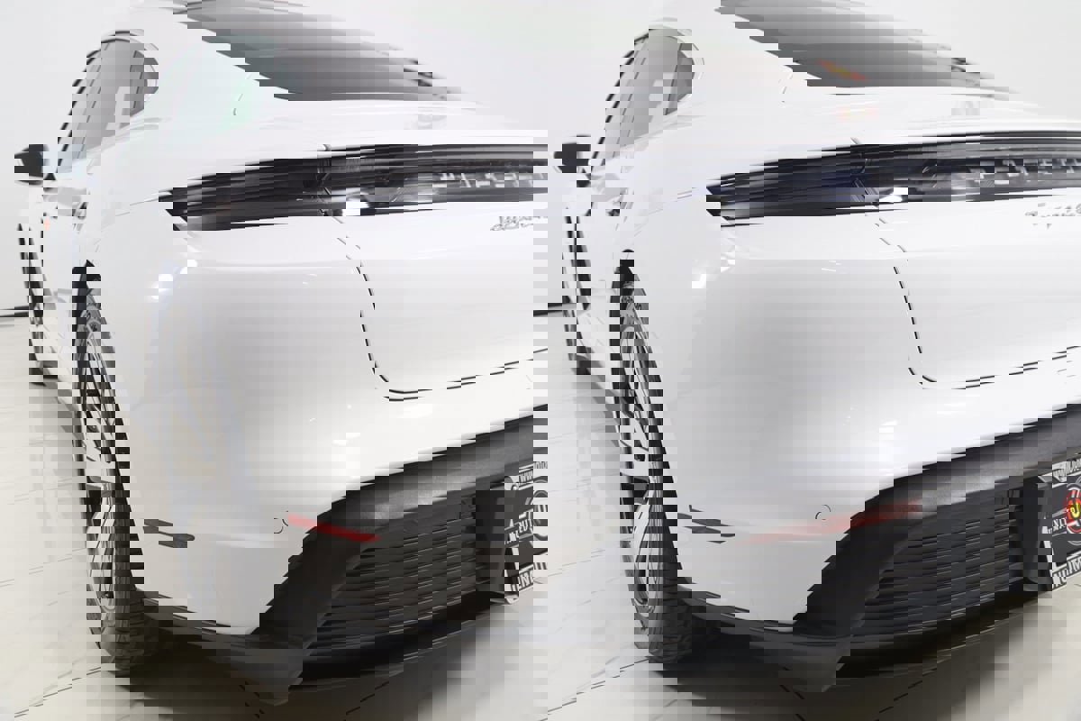 Used 2020 Porsche Taycan 4S image 30