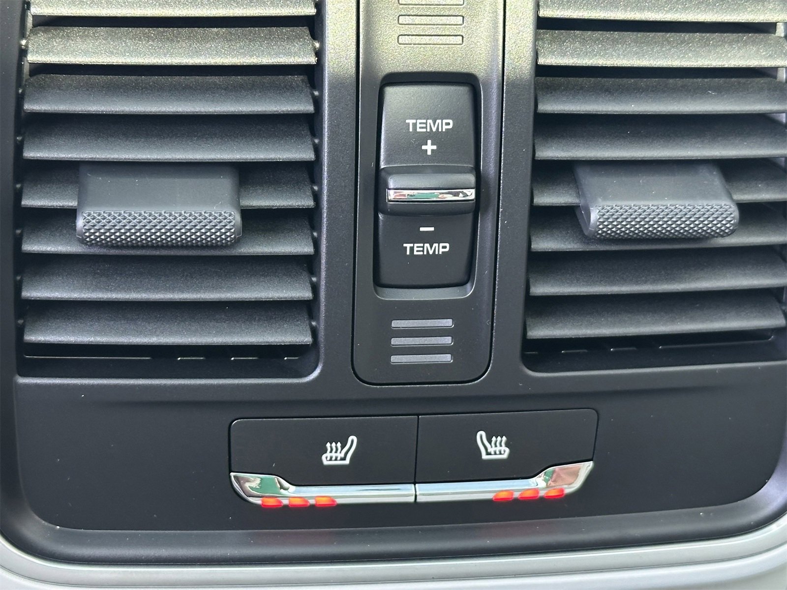 New 2026 Porsche Macan S image 18