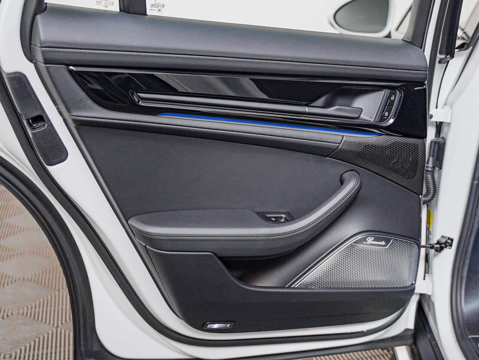 Certified 2024 Porsche Panamera RWD image 30