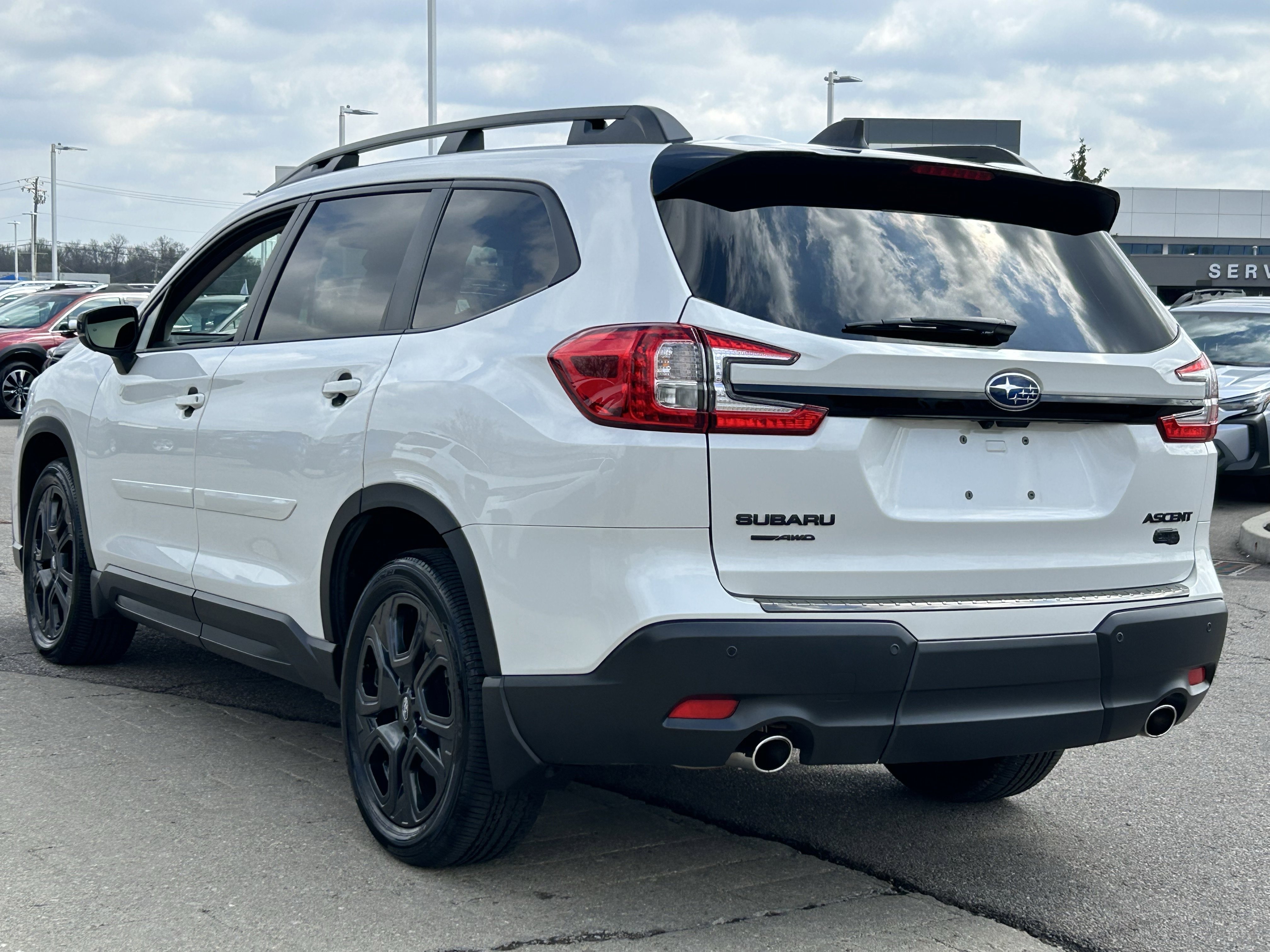 Used 2025 Subaru Ascent Bronze Edition w/ Onyx Package image 5