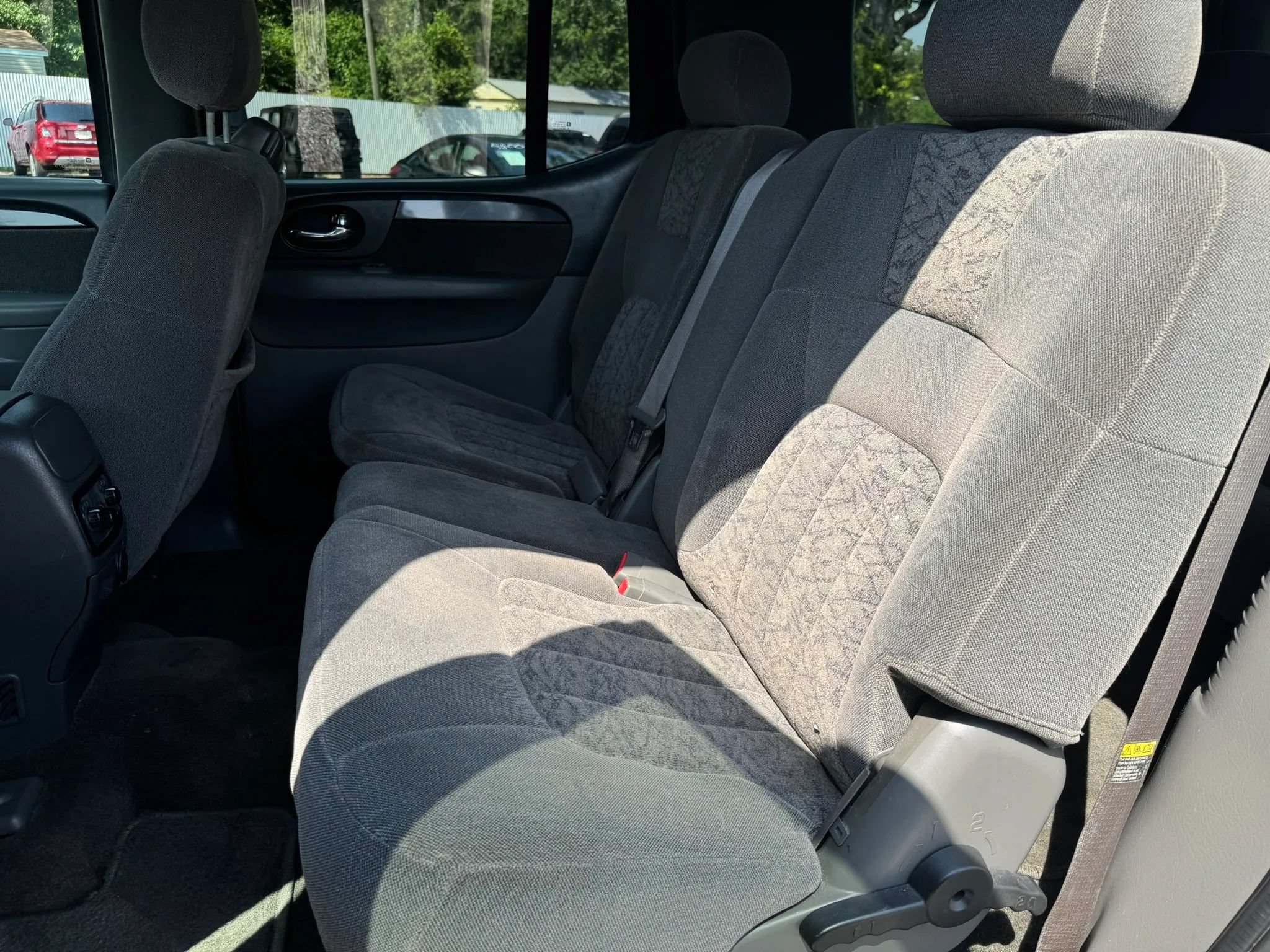 Used 2003 GMC Envoy XL SLE w/ 1SB Preferred Equipment Group AWD/4WD image 11