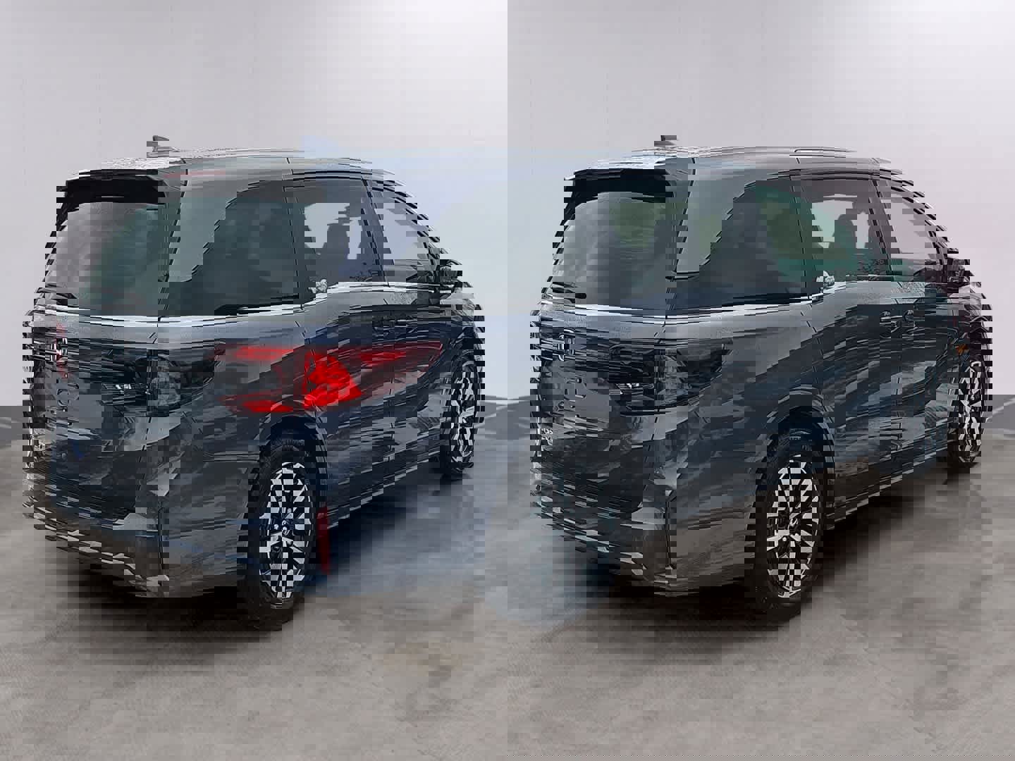 Certified 2026 Honda Odyssey EX-L image 4