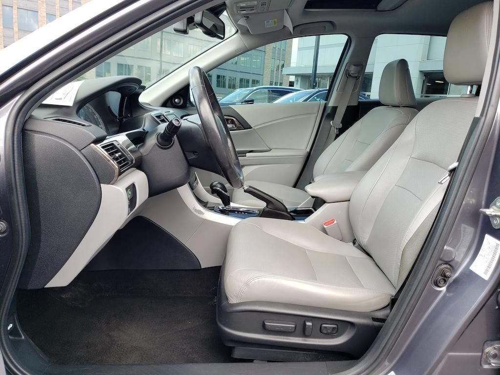Used 2016 Honda Accord Touring image 14